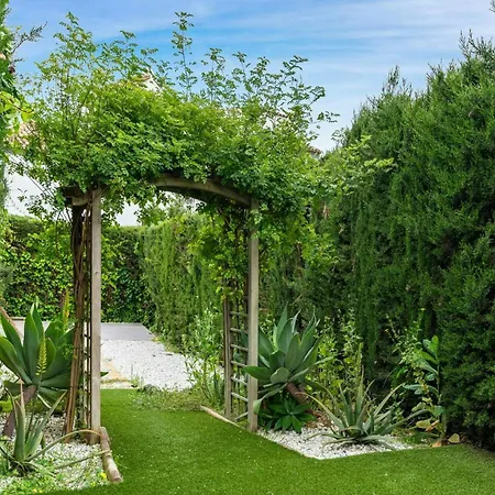 Garden Near Puerto Banus *
